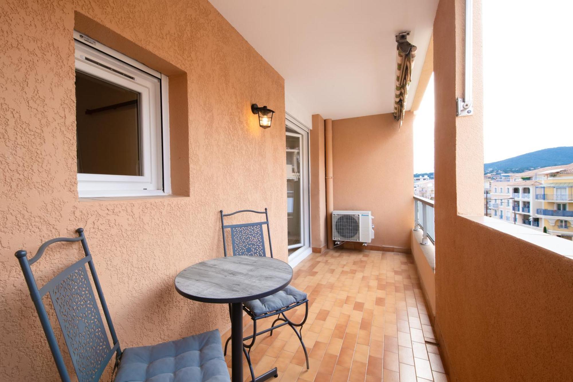 Apartment Real Regina Garage Prive Centre Et